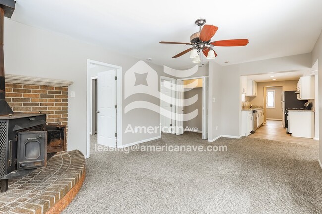 Photo - 28407 Patricia St