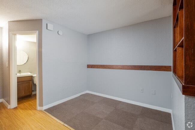 Studio - Bedroom