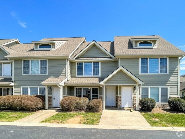 Building Photo - Spacious Two-Bedroom Townhouse in West Ash...