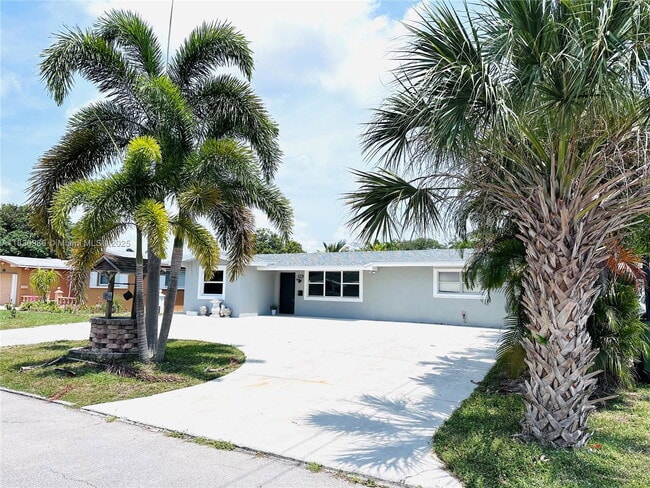 Building Photo - 8761 NW 12th St Rental