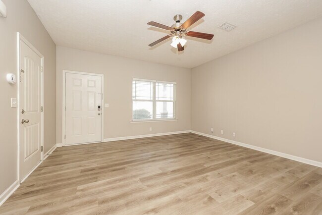 Photo - 2527 Salem Glen Xing