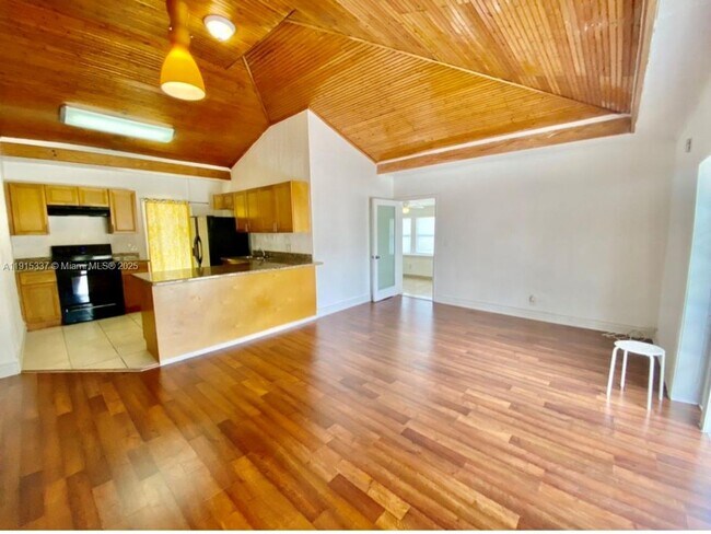 Photo - 2402 NW 42nd St