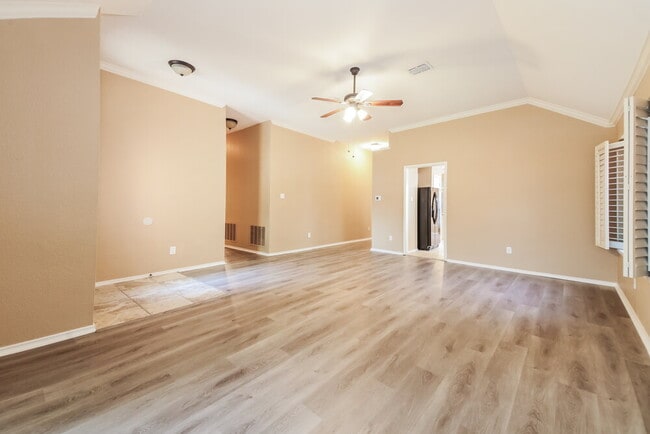 4713 Baton Rouge Blvd