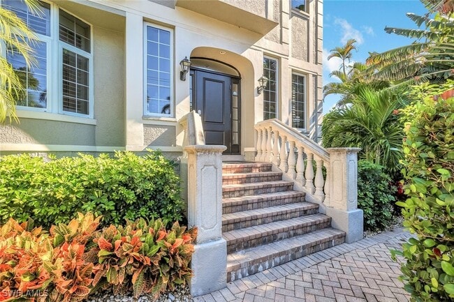 Photo - 993 8th St S