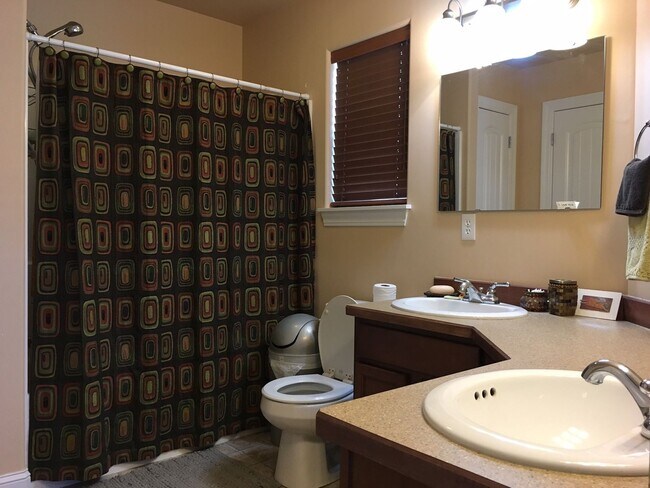 Photo - 959 Pin Ave