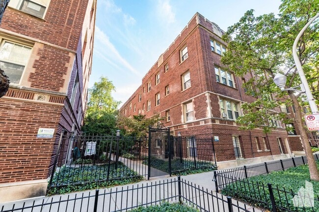 517 W Brompton Ave, Unit 525-GDN, Chicago, IL 60613 - 519 W Brompton Ave Unidad 525-GDN