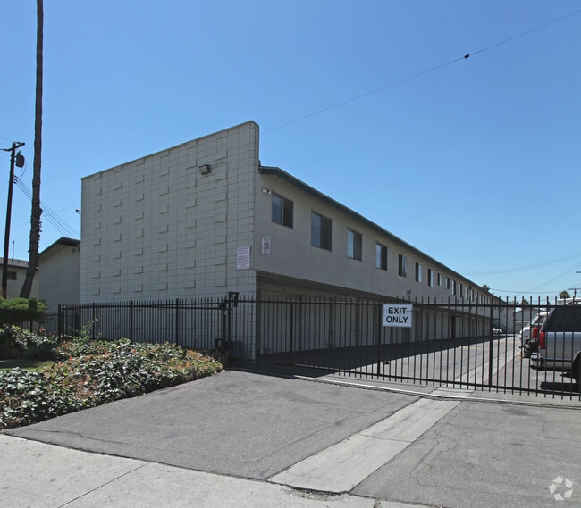 Fashion Lane Apts