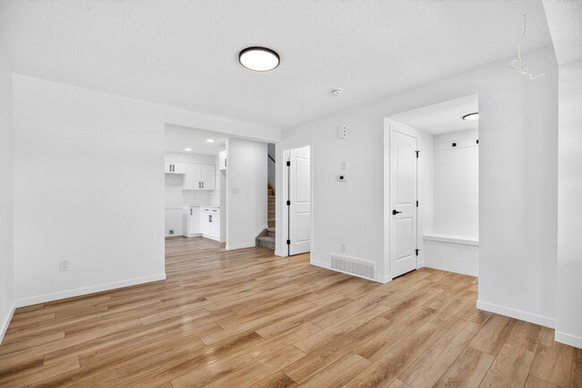 Photo - 12714-12772 72 St NW Unit MAIN 12716
