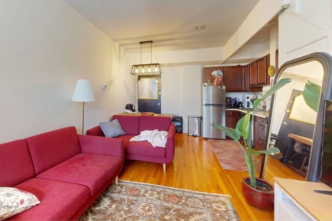 Building Photo - 319 S 10th St Unit 335