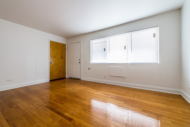 Photo - 7706 S Saginaw Ave