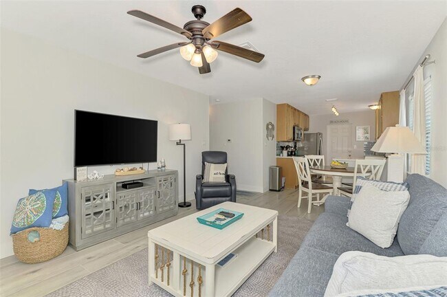 Photo - 1137 N Moonmist Ct Unidad L-7