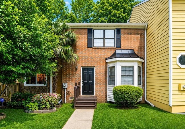 Photo - 120 Springstead Ct SW