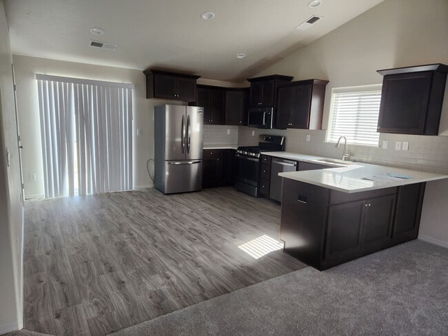 Photo - Beautiful brand new 3 bed 2 bath home in the Shadow Glenn Subdivision, just off Linden and Middle...