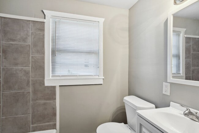 Very nice 2BR/1BA Home In Downtown Savannah - Very nice 2BR/1BA Home In Downtown Savannah