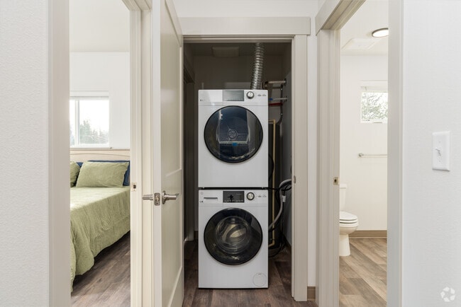 1BR, 1BA - 586SF - The Schralpenhaus