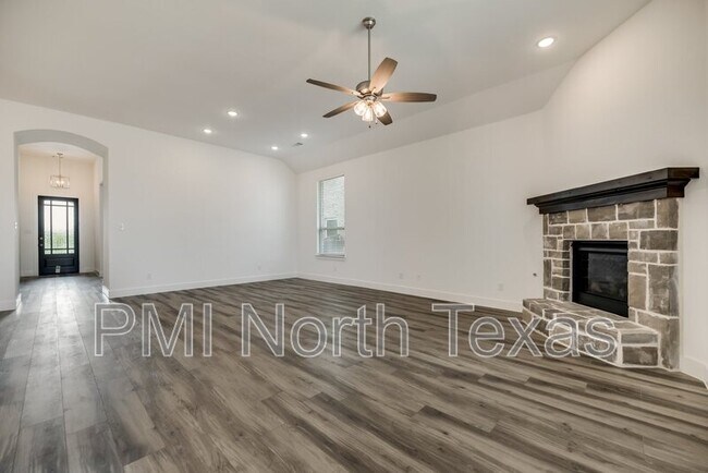 Photo - 405 Yellowstone Dr