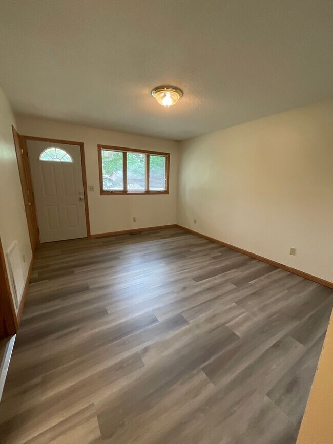 Photo - 404 E Adams St Unit 404 E. Adams Apt. A