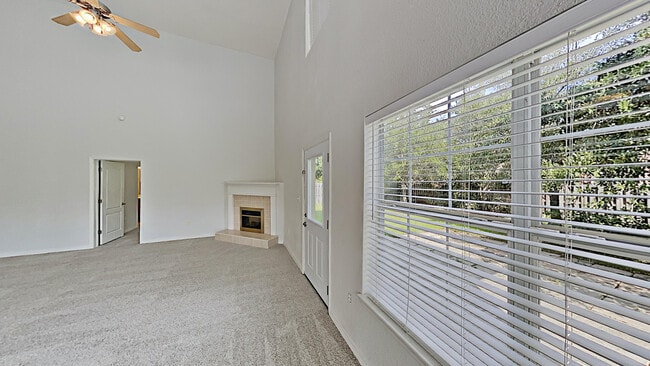 Photo - 113 Red Maple Ct
