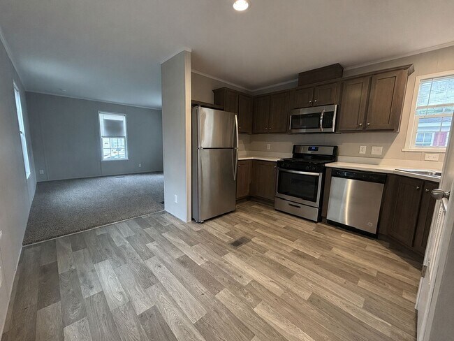 Photo - 39500 Warren Rd