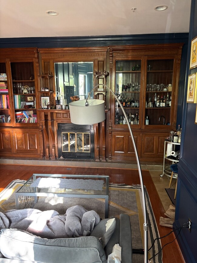 Building Photo - 1012 N St NW Unit 2B