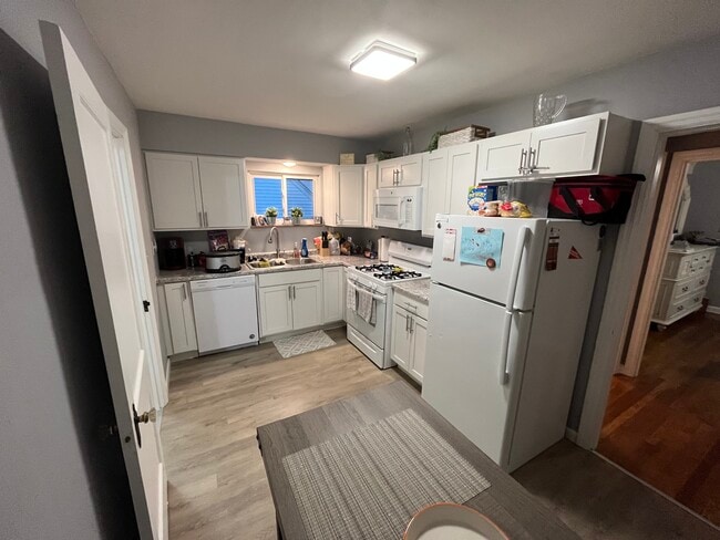 4131 Oakwood Ave Unit Oakwood Ave unit 2