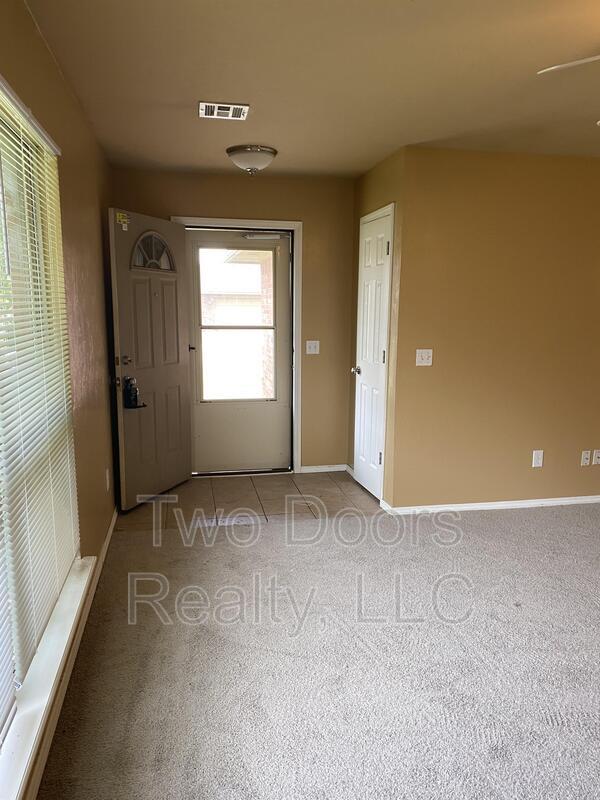 Photo - 1725 Riviera Ln