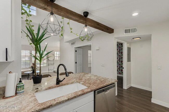 Photo - 8625 E Belleview Pl Unidad 1092