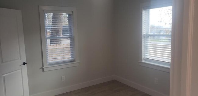 Photo - 453 Vineyard Ave