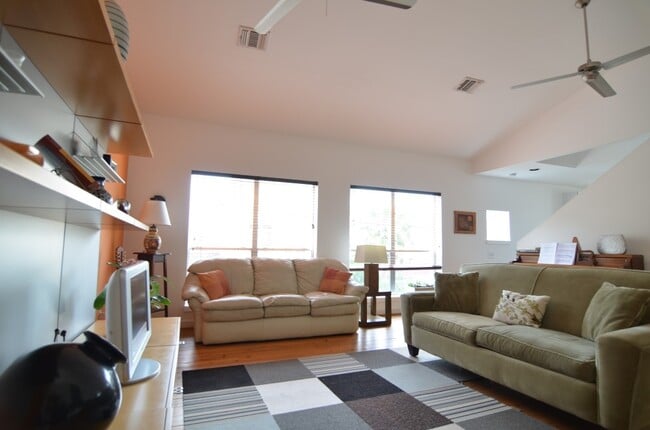 Photo - 5401 Lillian St