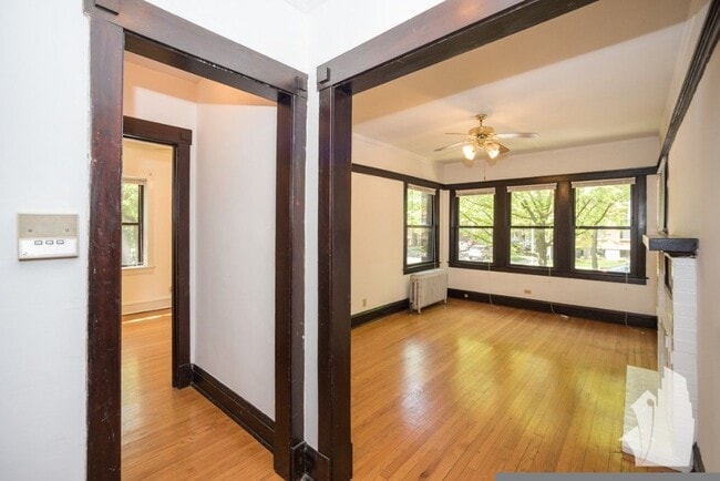 Photo - 3501 N Greenview Ave