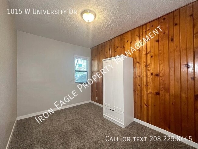 Photo - 1015 W University Dr