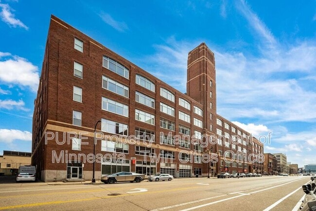 Building Photo - 700 N Washington Ave Unit 523