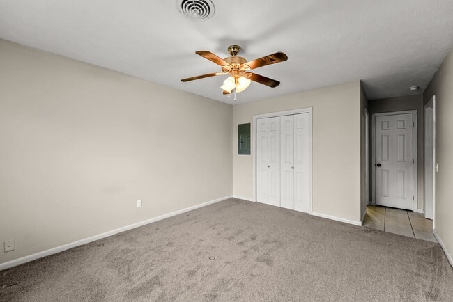 Photo - 2213 Vine St