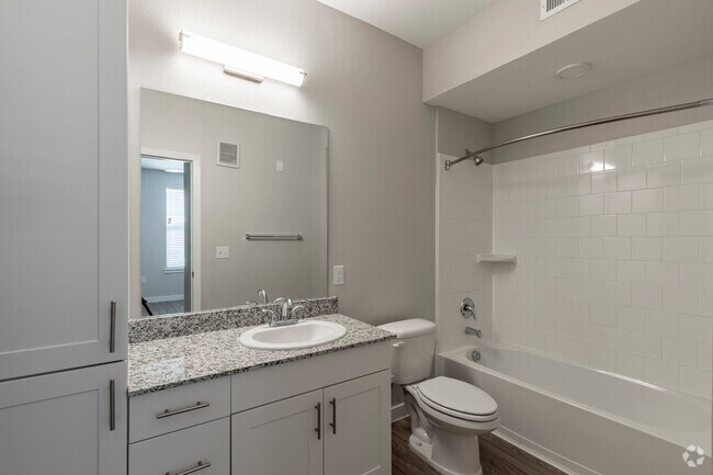 2BR, 2BA - 850 SF