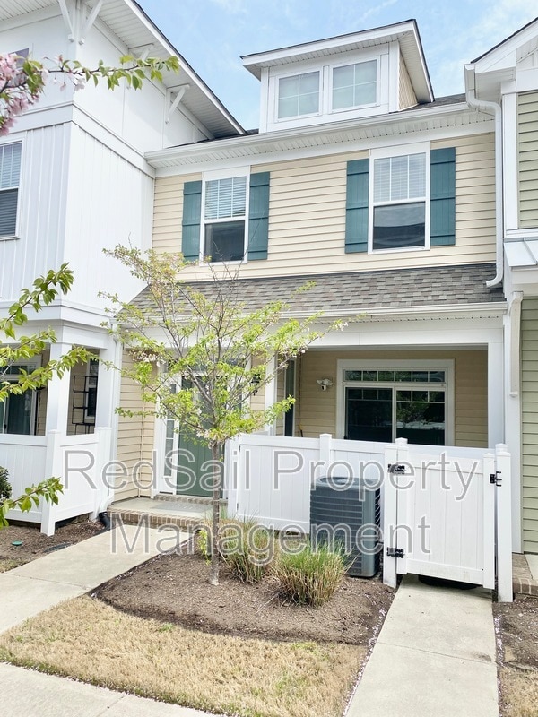 Photo - 208 Fishers Ct