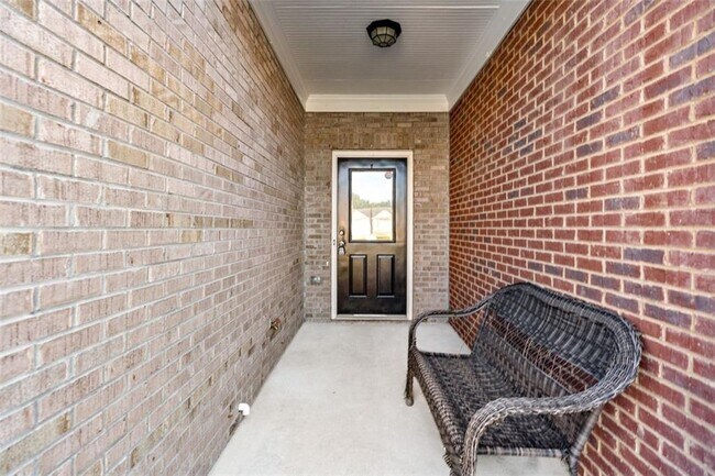 Photo - 204 Britt Dr