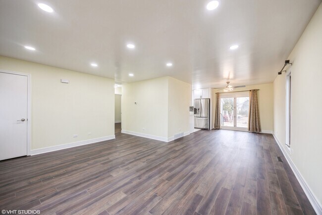 Photo - 760 Pleasant St