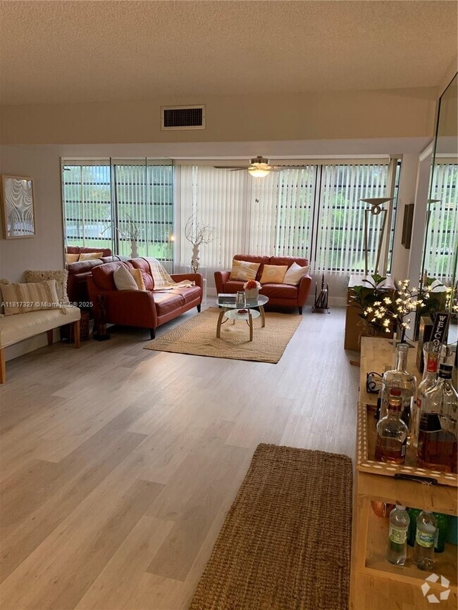 Building Photo - 1709 Whitehall Dr Unit 206 Rental