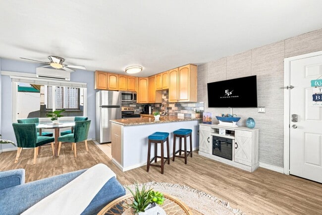 Photo - 829 San Fernando Pl