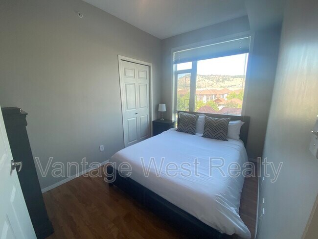 Photo - 1128-1128 Sunset Dr