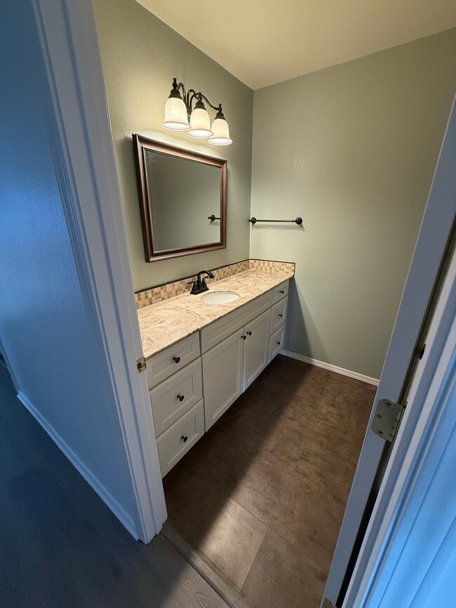 Photo - 2940 W Villard St Unidad H