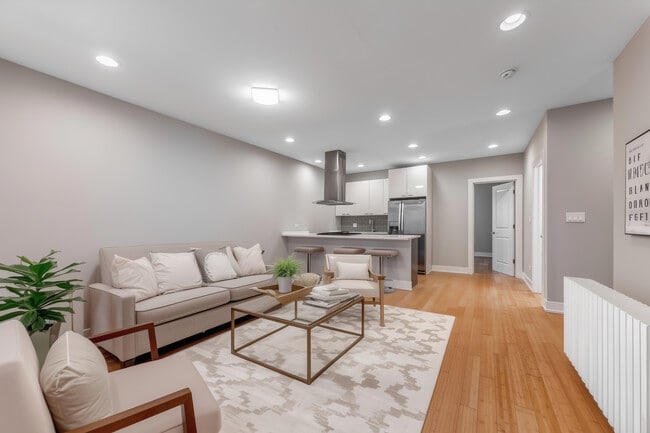 Building Photo - 1337 W. Walton