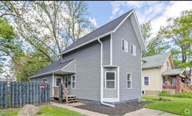 Building Photo - 1335 Broadway Ave NW Rental