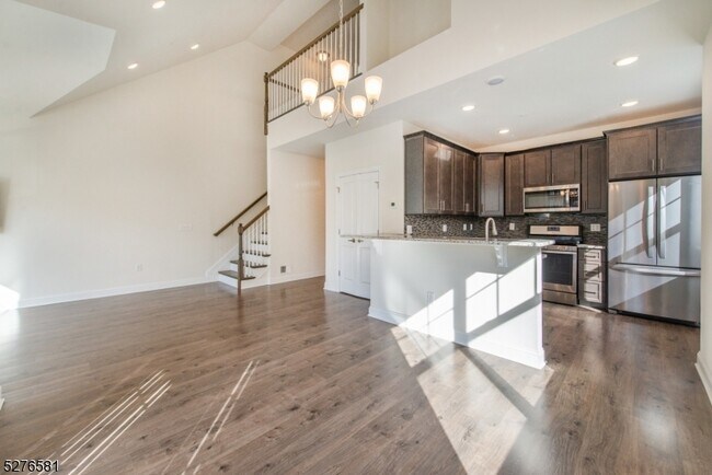 Photo - 108 Autumn Ct