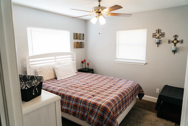 segundo dormitorio - 3012 Rogan Rd