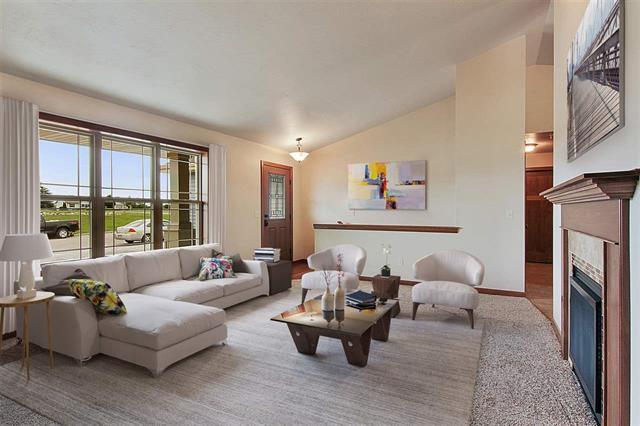 Photo - 207 Greenbrier Dr