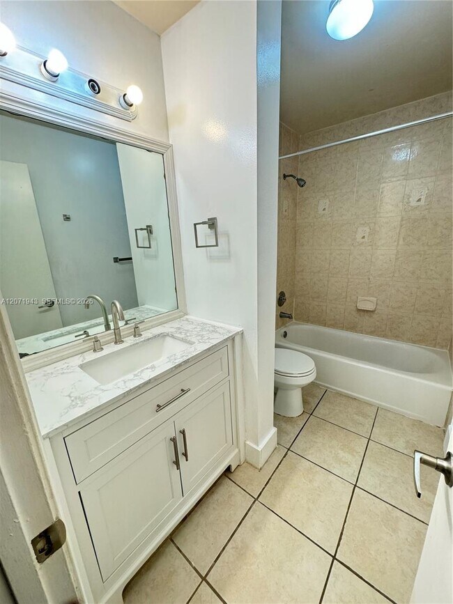 2528 NW 99th Ave