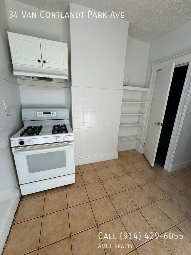 Photo - 34 Van Cortlandt Park Ave