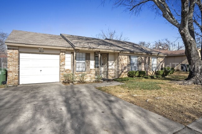 Photo - 3807 Glengate Dr