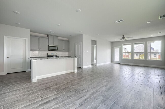 Photo - Gorgeous 4 bed 2.5 bath In AnaCapri